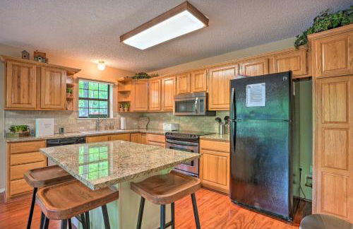 Beaver Lake Retreat with Deck and Private Hot Tub - Foto 10