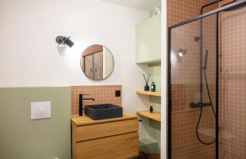 Appartement Design classé 3 étoiles avec Terrasse & Parking Privé - Hyper Centre Orléans - Foto 16