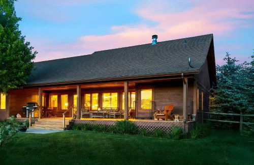 Upscale Hot Tub Wildlife Views - Photo 10