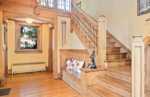 Historic Tudor with River Views & Fun Gaming Room - Foto 6