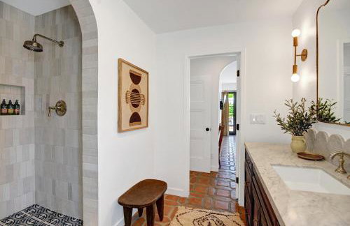 Famous Movie Colony Estate- Casa de Amigos Estate- Ultra Luxe, Pool, Spa, Firepit 4bd, 3.5bth - Foto 21