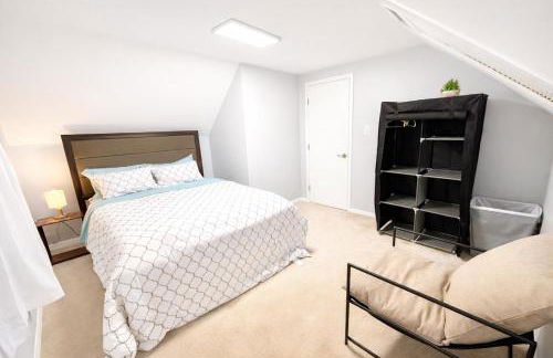 The Charming Cozy 4-Bedroom Getaway in Glen Burnie - Foto 7