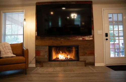 15 Min to UA Private Heated Pool Huge Yard Luxe Master - Foto 55