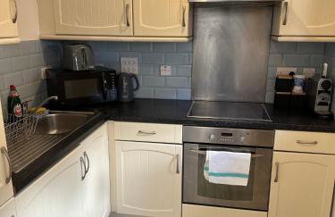 Lovely 1-bed Apartment in Town Centre Colchester - Foto 25