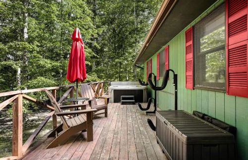 River Access Cabin w Hot Tub Kayaks WiFi Grill - Photo 4