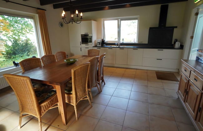 Holiday Home with Meadow View near Forests - Foto 6