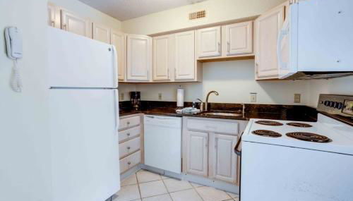 Marylander Condominiums, 90 steps from the beach - Foto 3