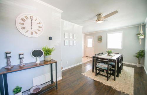 Walk to the Silos! 3 Bed 1960's Bungalow near Baylor - Foto 42