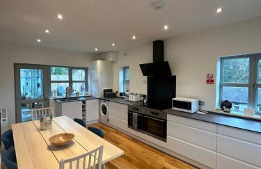 BROOK HOUSE 4a - Photo 4