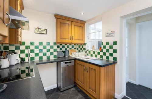 Quaint 3 bed Cottage in central Dorking with parking - Foto 19