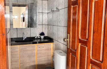 Duplex Até 10 Hóspedes 3 quartos Ar condicionado 2 camas casal 5 camas solteiro Garagem para 3 carros proximo ao Centro e Shopping - Foto 13