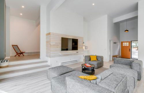 Hot Tub and Fire Pit Modern North Carolina Retreat - Foto 4