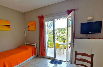 APPARTEMENTS DANS VILLA EN REZ DE JARDIN - Foto 18