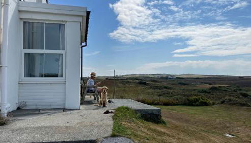 Garreglwyd - relaxed, rural, holiday house with outstanding sea views - Foto 3, Garden view