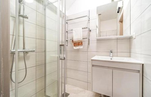 4 Bedroom Nice Home In Ivancici - Foto 35