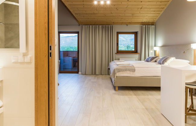 Royal Hill Residence - Photo 37