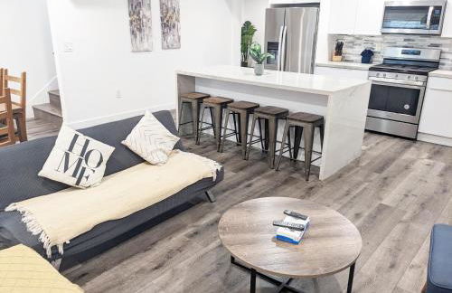 Wonderful 3 Bedroom Home Perfect for Getaway - Photo 48