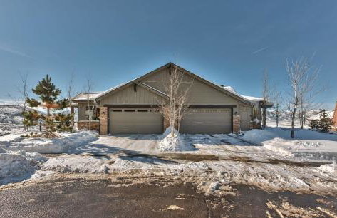 Private Hot Tub, Minutes to Ski, Cozy Getaway, Beautiful Condo- Large 3BR, Private Garage! - Photo 30