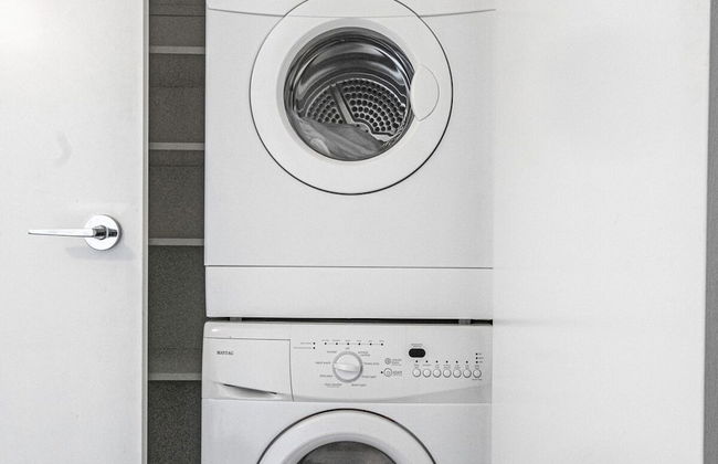 DT Upscale Corner Unit Tower Views Free Parking - Photo 24