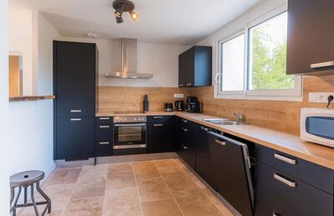 Spacious and Modern Villa With Large Garden and BBQ Area - Foto 14