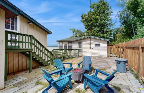 2BR Lakeside Home with Patio, Porch and AC - Foto 21