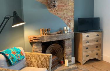 Homely flat just off Leigh Broadway - Foto 8