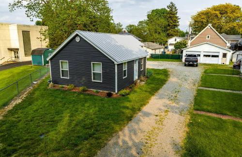 Renovated Retreat Home in Huron, close to beaches - Foto 24