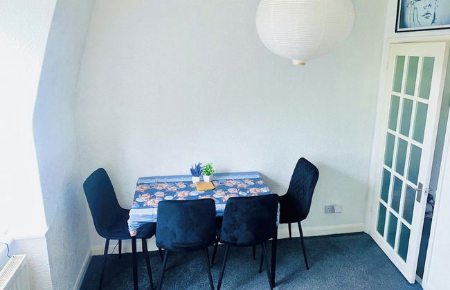 3bed Apartment Sleeps 6 - Free Parking, Wifi - Foto 13