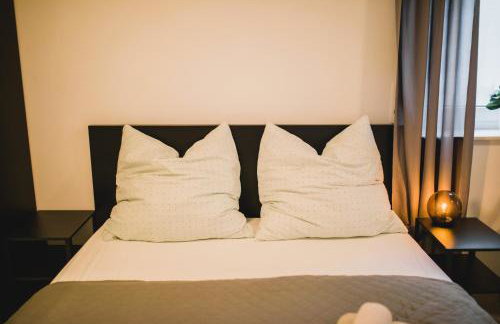 HUGOS Studio Apartment - Photo 16