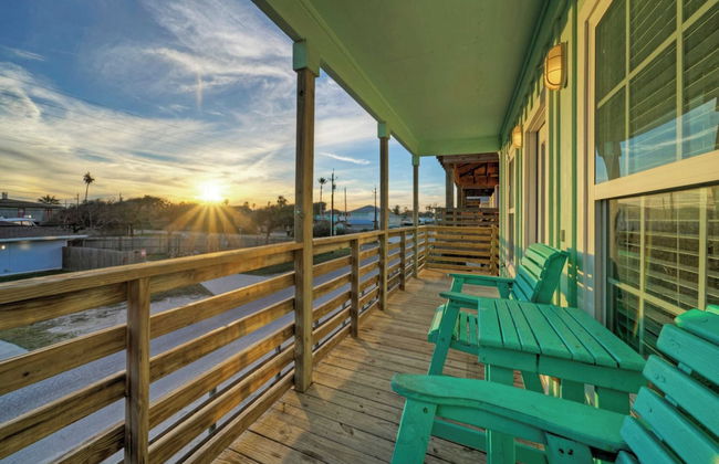 Balcony w/ Bay View Shared Pool + Boat Dock Fat Flounder by Avantstay - Foto 26