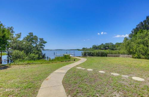 Waterfront Cedar Key Duplex Home Grill and Dock! - Foto 22