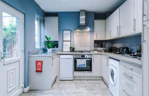 Spacious Modern Chester Home - Great Location - Photo 15