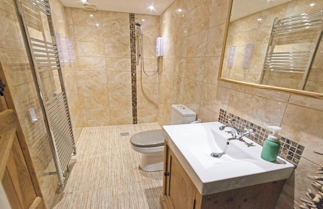 Shippenrill Croyde 6 Bedrooms, Sleeps 14, Hot Tub - Foto 8