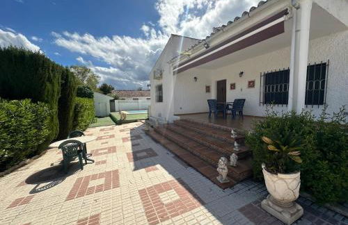 Chalet independiente en zona residencial rural con piscina privada - Foto 45