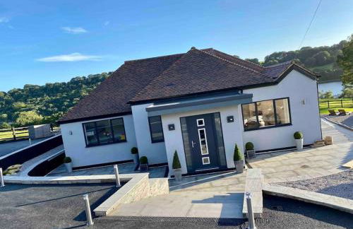 Luxury Accom with Amazing Views over Rudyard Lake - Photo 20