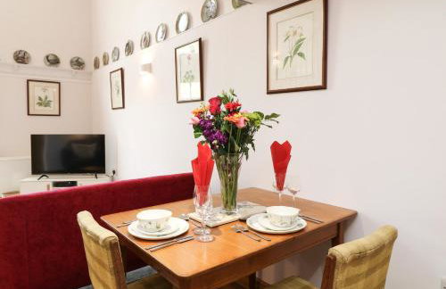 Wisteria Cottage - Photo 7