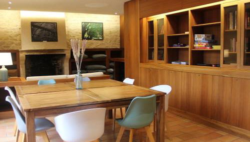 Gîte haut de gamme près de l'Abbaye de Noirlac - Séjour tout confort avec jardin et terrasses - FR-1-586-13 - Photo 3