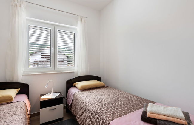 Simplistic Apartment in Neviđane with Balcony - Foto 6