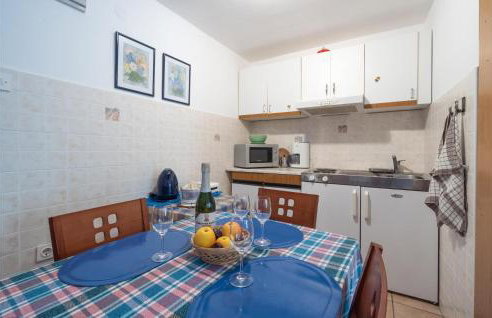 1 Bedroom Cozy Apartment In Pavicini - Photo 11