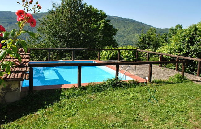 Rustic Chalet With Pool - Photo 14