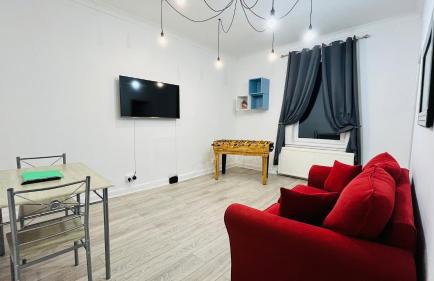 Entire Budget Friendly Apartment with Free Parking & Self Check-In - Photo 13