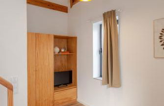 Authentic Studio with Terrace by HostWise - Foto 61