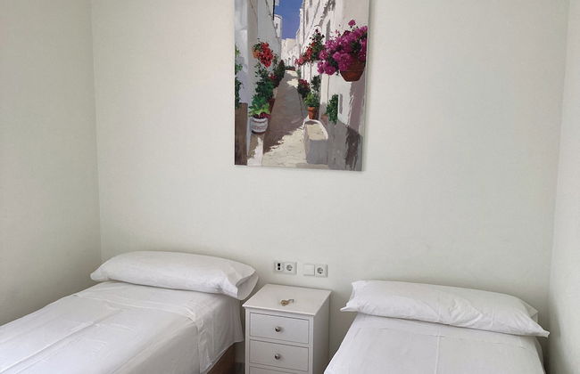 Marbella Retreat - 2 Beds - Sleeps 5 - Pool - Foto 3