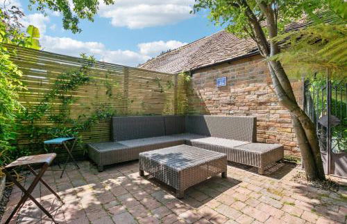 Enchanting 3BR House in Lymington with Garden - Foto 6