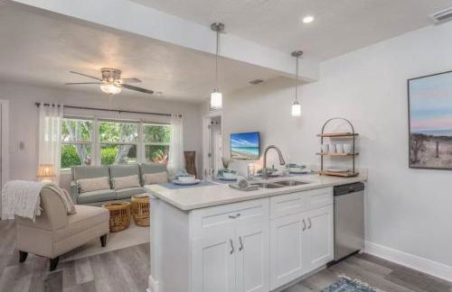 Annie's Escape - 5 mins to Downtown - HotTub - Foto 8