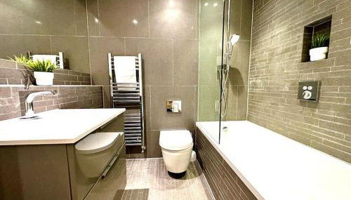 Stunning New 2 Bedroom Apartment - Next to the Beach - Great Location - FREE Parking - Fast WiFi - Smart TV - sleeps up to 4! Close to Purbeck, Corfe Castle, Sandbanks, Poole & Bournemouth - Foto 3