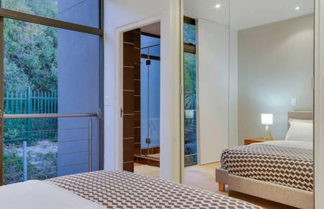 Dual Level Apartment Walking Distance to the Beach Harrier Place - Foto 31