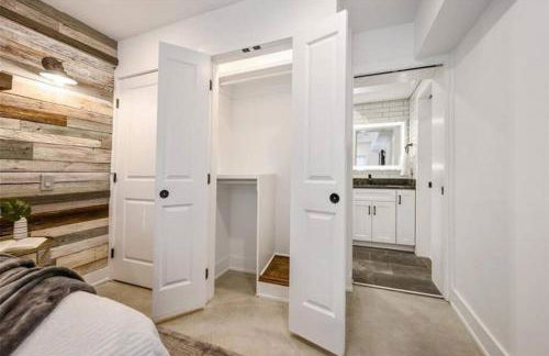 Lux Stay's Modern Loft Style Tiny Home in ATL - Foto 23