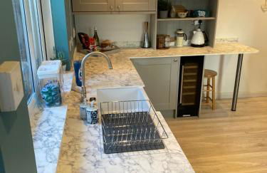 Wogan Cottage - Photo 2