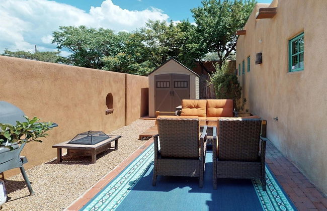 Casa Nona - Pristine Home in the Railyard District, Walk to The Plaza - Photo 21